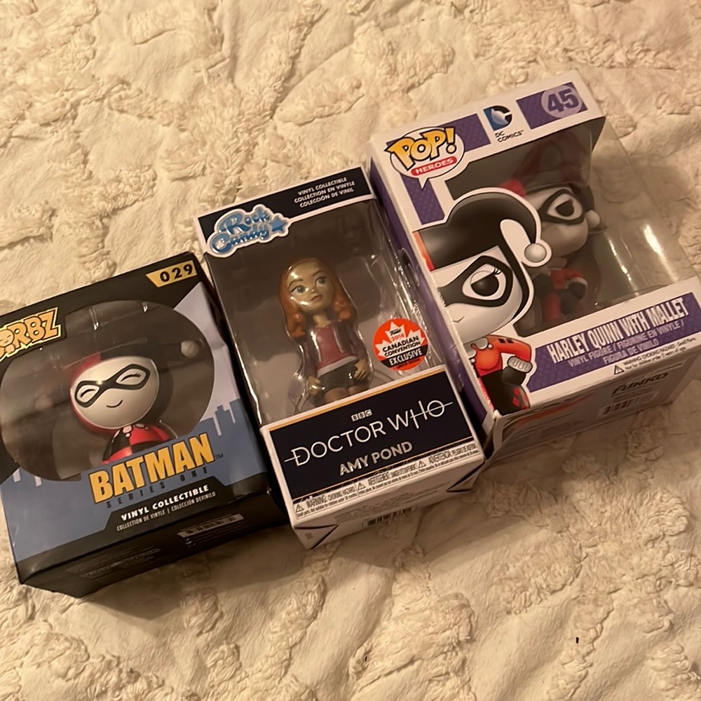 Figurines